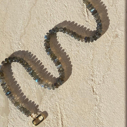 Collar de labradorita